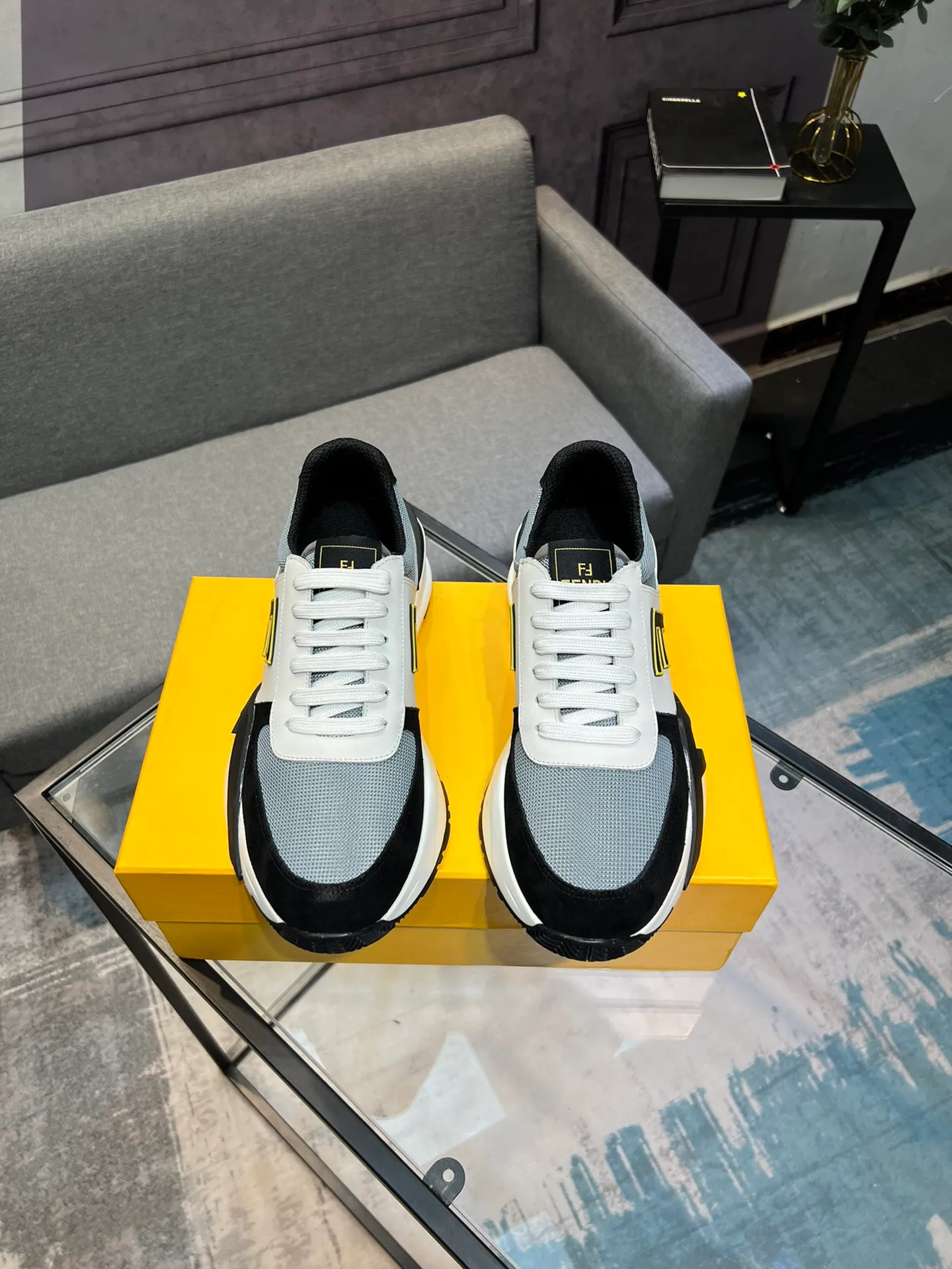 Men's shoes 💰540 FENDI men's fashionable casual shoes 👟Hot sale🔥 Official website 1:1 replica ⬆️Original quality - original leather - original breathable mesh lining original outsole 1:1 replica, code number 38-44 (45-46 customized)